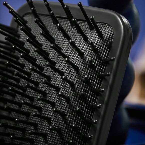 ROMWE Corpse Bride Hair Brush - Picture 4 of 8